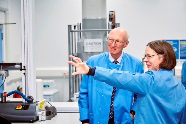 Health Minister Lord Prior visits Medical and Biological Engineering at Leeds